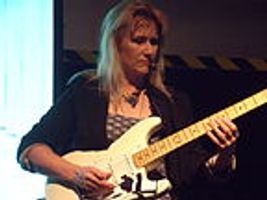 Profile picture of Jennifer Batten