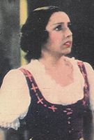 Profile picture of Nina Quartero