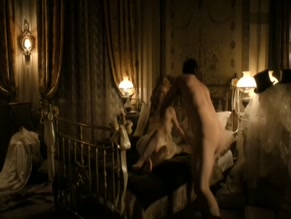 PETRA SCHMIDT-SCHALLER in DER CLAN - DIE GESCHICHTE DER FAMILIE WAGNER