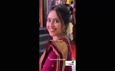 SRI DIVYA NUDE/SEXY SCENE IN SRI DIVYA SEXY IN SAREE HOT