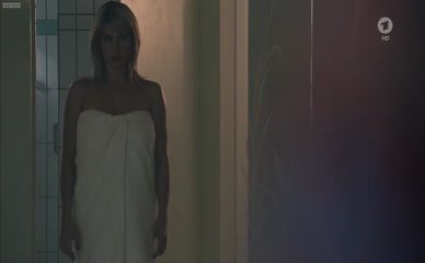 JANA PALLASKE NUDE/SEXY SCENE IN TATORT