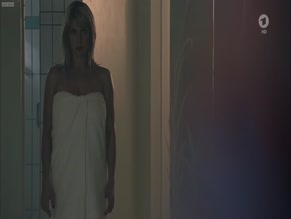 JANA PALLASKE NUDE/SEXY SCENE IN TATORT