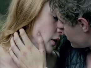 REBECCA FERGUSON in THE WHITE QUEEN (2013)