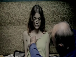 NADINNE OLIVEIRA in AMORES PASSAGEIROS