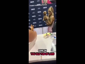 MCKENNA GRACE in MCKENNA GRACE FAN EXPO CHICAGO