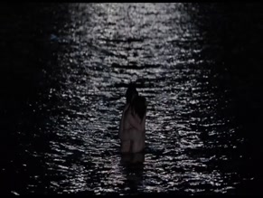 KRISTEN STEWART NUDE/SEXY SCENE IN THE TWILIGHT SAGA: BREAKING DAWN - PART 1