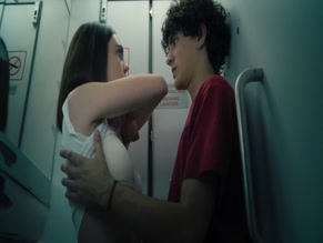 ESTHER MEJORADA in FISICA O QUIMICA: LA NUEVA GENERACION (2025)