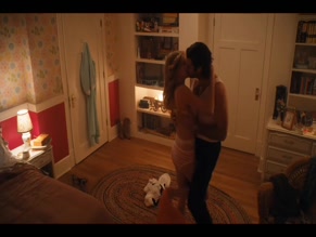 SARAH CHALKE NUDE/SEXY SCENE IN FIREFLY LANE