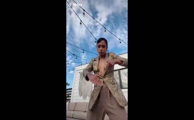 LIZA KOSHY in Liza Koshy Instagram / Tiktok