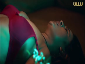 JINNIE JAAZ in JANE ANJANE MEIN 7