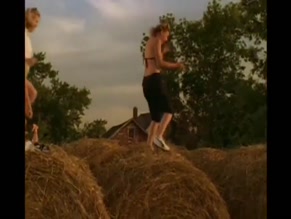 BUSY PHILIPPS NUDE/SEXY SCENE IN THE SMOKERS