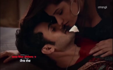 SIMRAN KAUR NUDE/SEXY SCENE IN NA TUM JAANO NA HUM