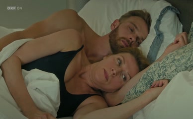 FRANZISKA WEISS NUDE/SEXY SCENE IN TAGE, DIE ES NICHT GAB