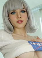 Profile picture of Amouranth