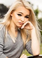 ZOE LAVERNE