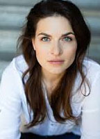 LEONIE PARUSEL