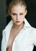 AMANDA STRAND NUDE