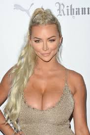 Profile picture of Lindsey Pelas