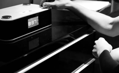 LAURA FACCHIN NUDE/SEXY SCENE IN SOVRUMANISILENZI