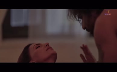 NAVINA BOLE NUDE/SEXY SCENE IN THE DOOR