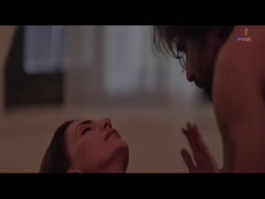 NAVINA BOLE NUDE/SEXY SCENE IN THE DOOR