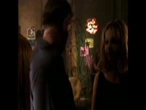 SARAH MICHELLE GELLAR NUDE/SEXY SCENE IN BUFFY THE VAMPIRE SLAYER