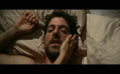 ASLI AYBARS in ISSIZ ADAM