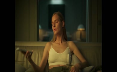 ERIKA BULATAYA NUDE/SEXY SCENE IN RAZOCHAROVANNYE