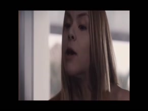 KENIA CARPIO NUDE/SEXY SCENE IN SOLTERAS INDISPONIBLES