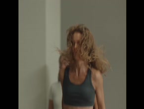 ANNA TSYGANKOVA NUDE/SEXY SCENE IN ISKUSSTVO PADENIYA