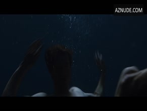 CALLIE HERNANDEZ in UNDER THE SILVER LAKE(2018)