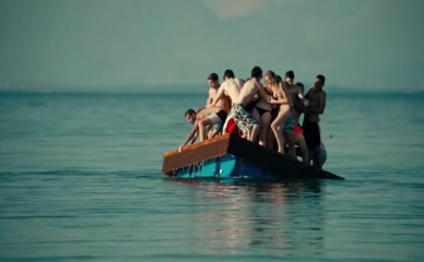 ASHLEIGH VAN DER HOVEN NUDE/SEXY SCENE IN ASESINO DE TIBURONES