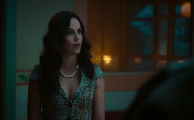 LANA PARRILLA NUDE/SEXY SCENE IN THE RAINMAKER