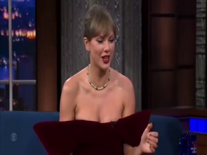 TAYLOR SWIFT NUDE/SEXY SCENE IN LATE SHOW WITH STEPHEN COLBERT