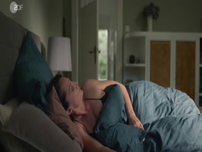 NATALIA WORNER in UNTER ANDEREN UMSTANDEN (2013)