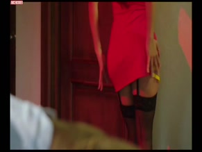 CAROLINA FELIZ in MALVADA VIUDA (2014)