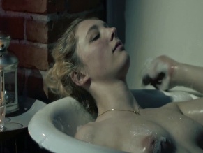 CHYNNA RAE SHURTS NUDE/SEXY SCENE IN A HAUNTING IN RAVENWOOD