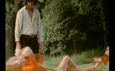 NATHALIE ZEIGER NUDE/SEXY SCENE IN LES CHIENNES