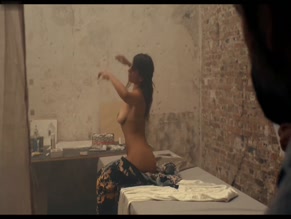 DONIA EDEN in THE TRAVELLER (2016)