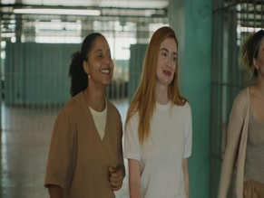 LETICIA TOMAZELLA in TREMEMBE