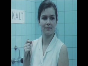 MARTINA MOLLENHAUE in EINE ROLLE DUSCHEN (1987)