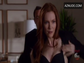 DARBY STANCHFIELD NUDE/SEXY SCENE IN SCANDAL