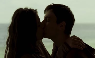 FOTINI PELUSO NUDE/SEXY SCENE IN MANI NUDE