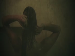 CLAUDIA MARTIN in MUJERES ASESINAS (2022)