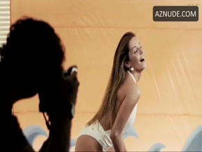 DEBORAH SECCO NUDE/SEXY SCENE IN BRUNA SURFISTINHA