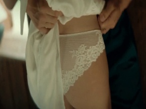 DIANE KRUGER NUDE/SEXY SCENE IN LITTLE DISASTERS