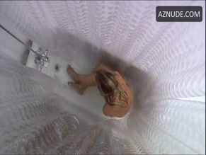 DONNA D'ERRICO NUDE/SEXY SCENE IN CANDYMAN 3