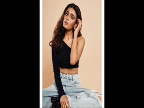 SHALINI PANDEY in SHALINI PANDEY HOT SEXY BOLD APRIL JUNE 2021(2021)