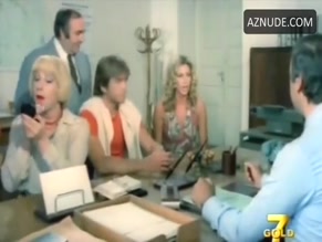ANNA MARIA RIZZOLI in SCUSI, LEI E NORMALE? (1979)