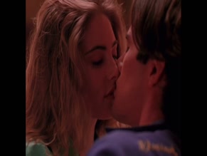 MADCHEN AMICK in TWIN PEAKS